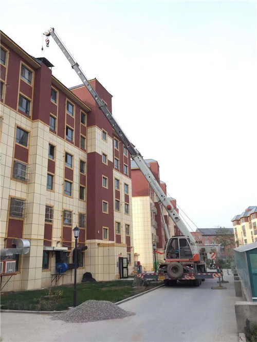 雨湖区跨街广告牌的高空安装注意事项