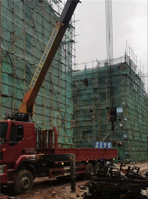 雨湖区“慢工细活”—— 吊车的 “微动控制” 技术